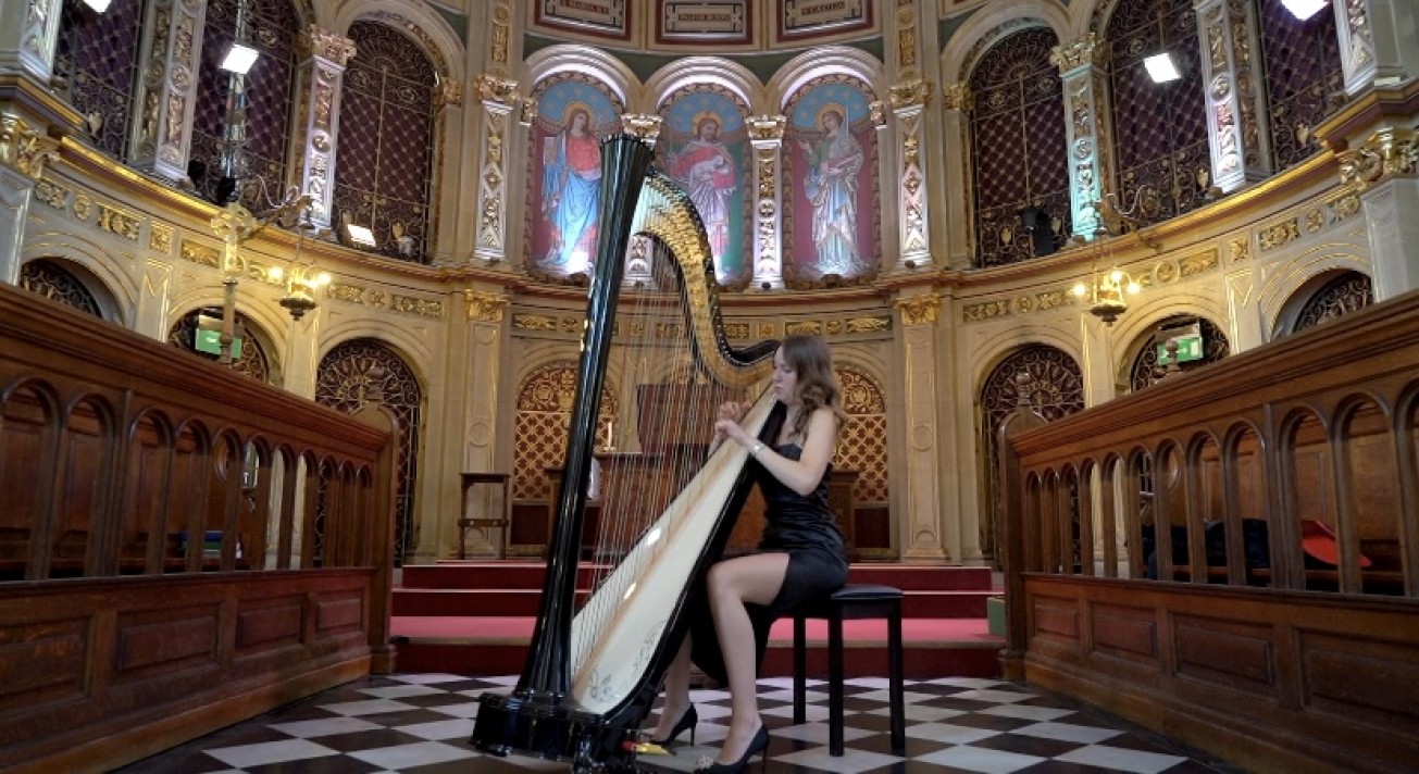 faith-harpist 15