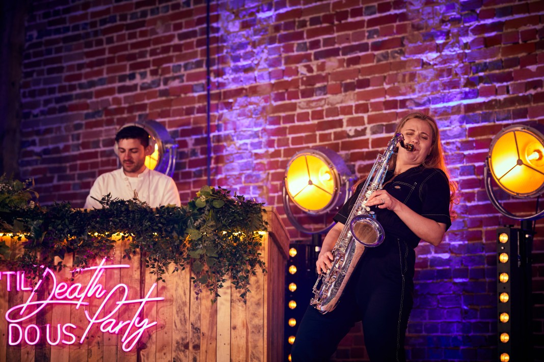 saxonix 2