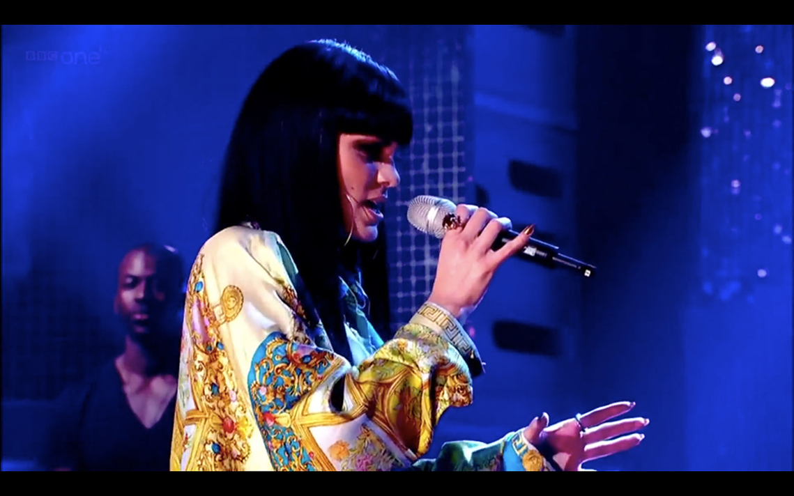 Oak Piano On Stage With Jessie J