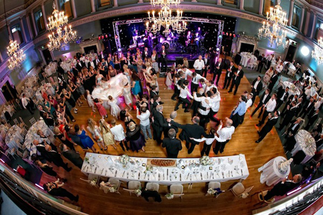 Prestige Amazing Wedding Band Picture London