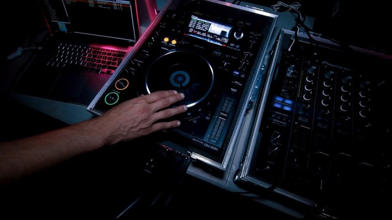 dj mixing desk