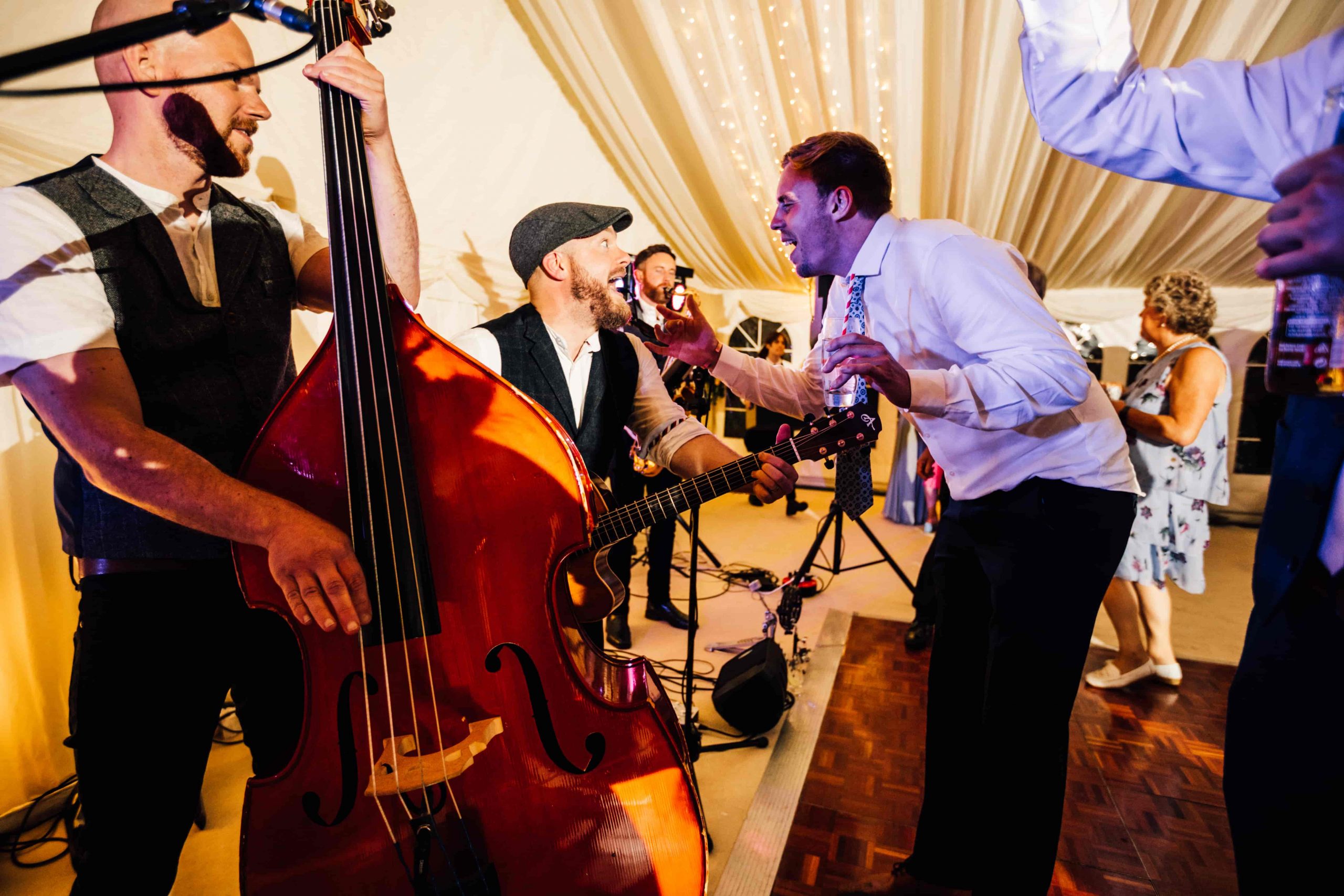 The Wildermen acoustic folk style band performing