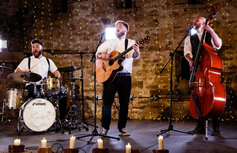 band at barn wedding