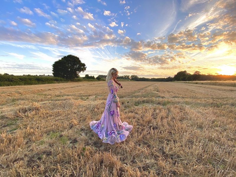 violinist in field