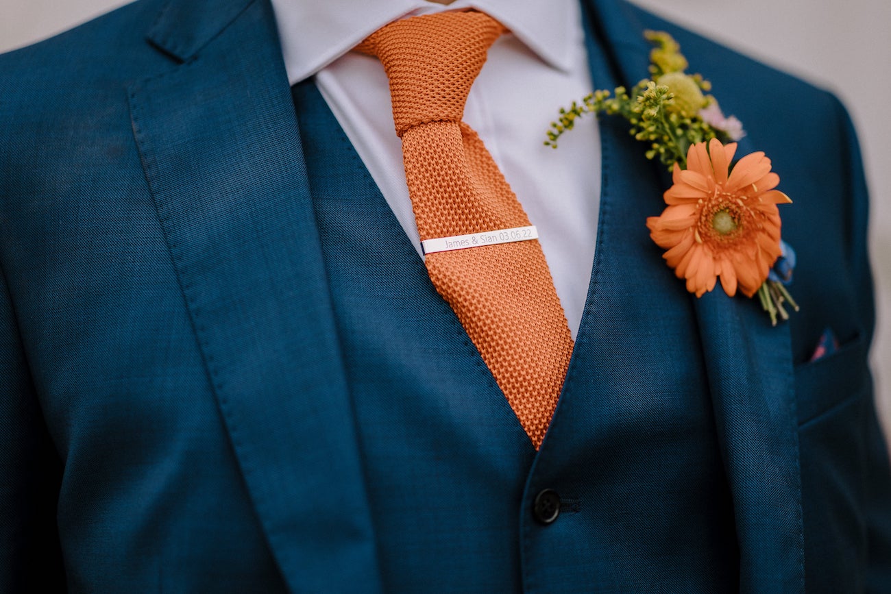 Groom tie and buttonhole