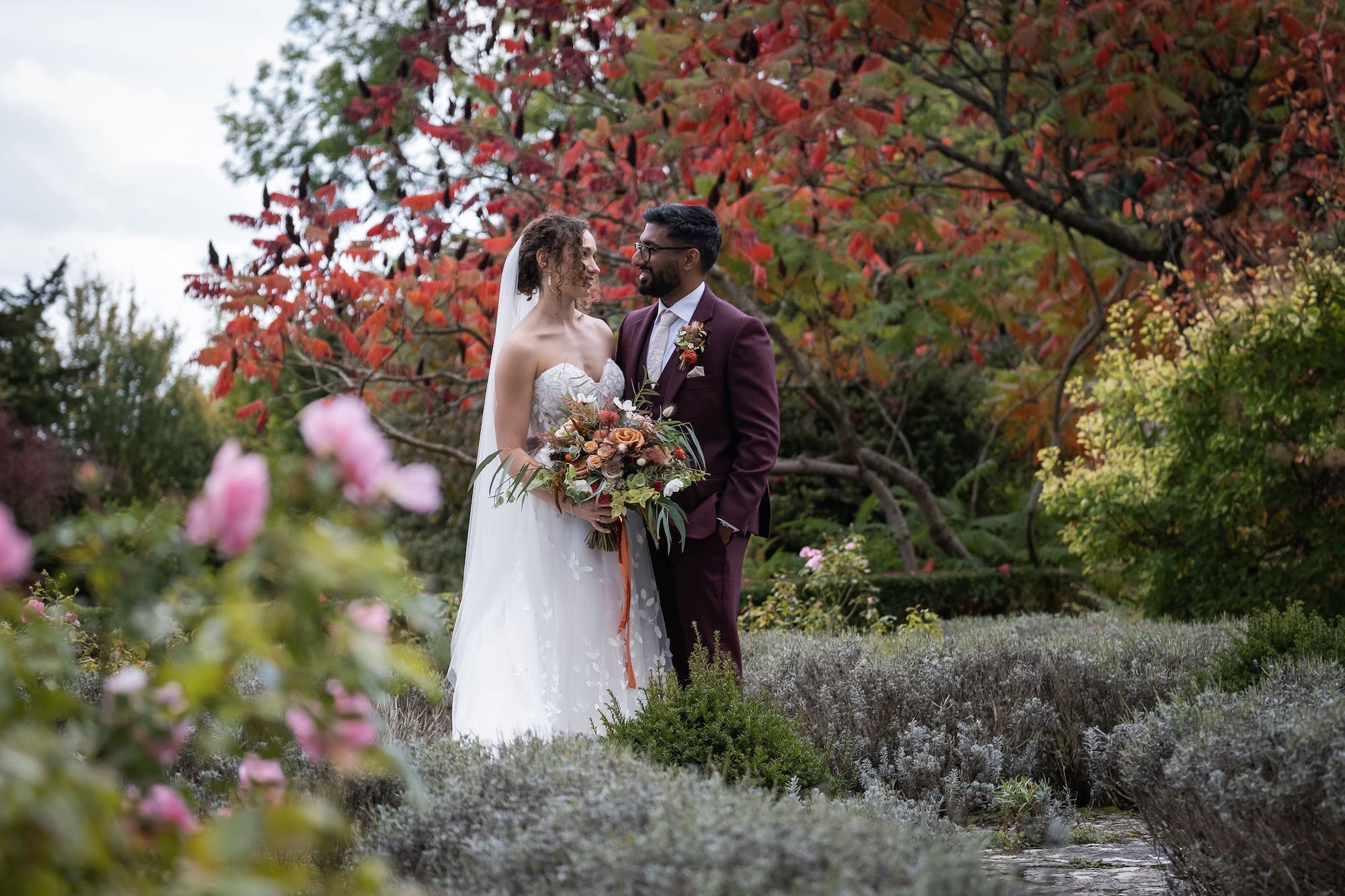 Wedding couple photo in gardens